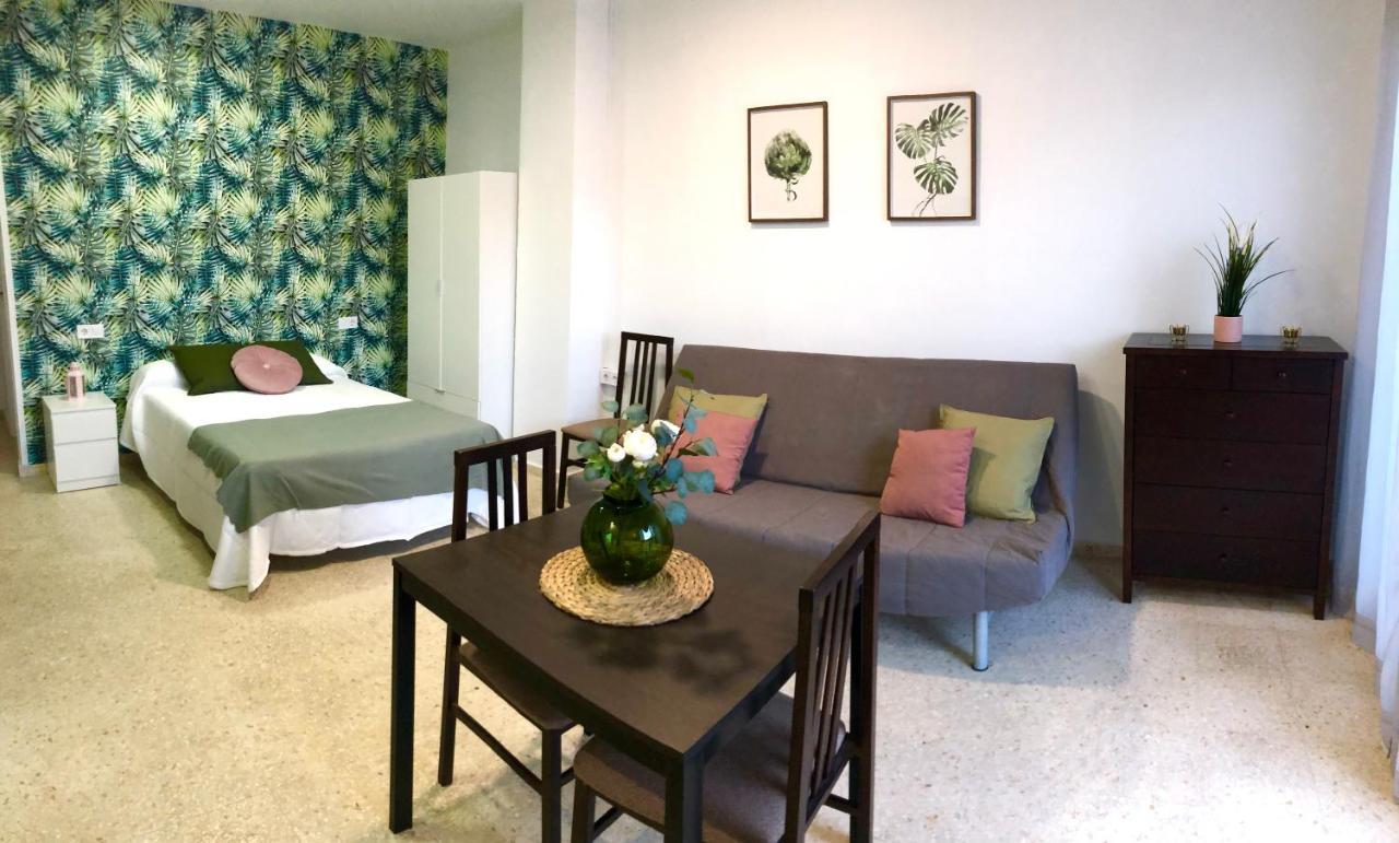 Apartamento con piscina en Ciudad Jardín Málaga Exterior foto